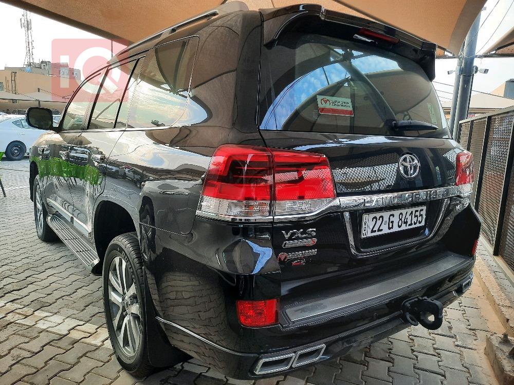 تۆیۆتا لاند کروزەر